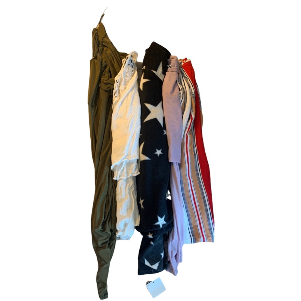 Spring Top Mystery Bundle Pack! All Size M!
